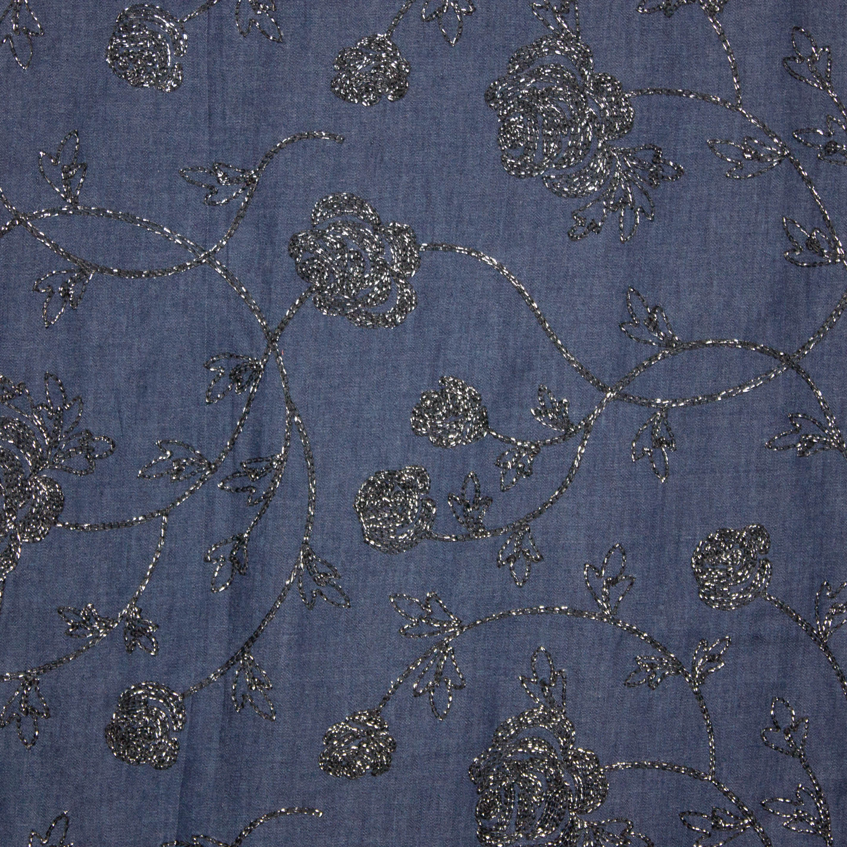 Blauw katoentje in jeanslook met borduursel