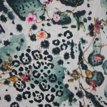 Witte polyester crêpe met pantervlekken en bloemen van My Image