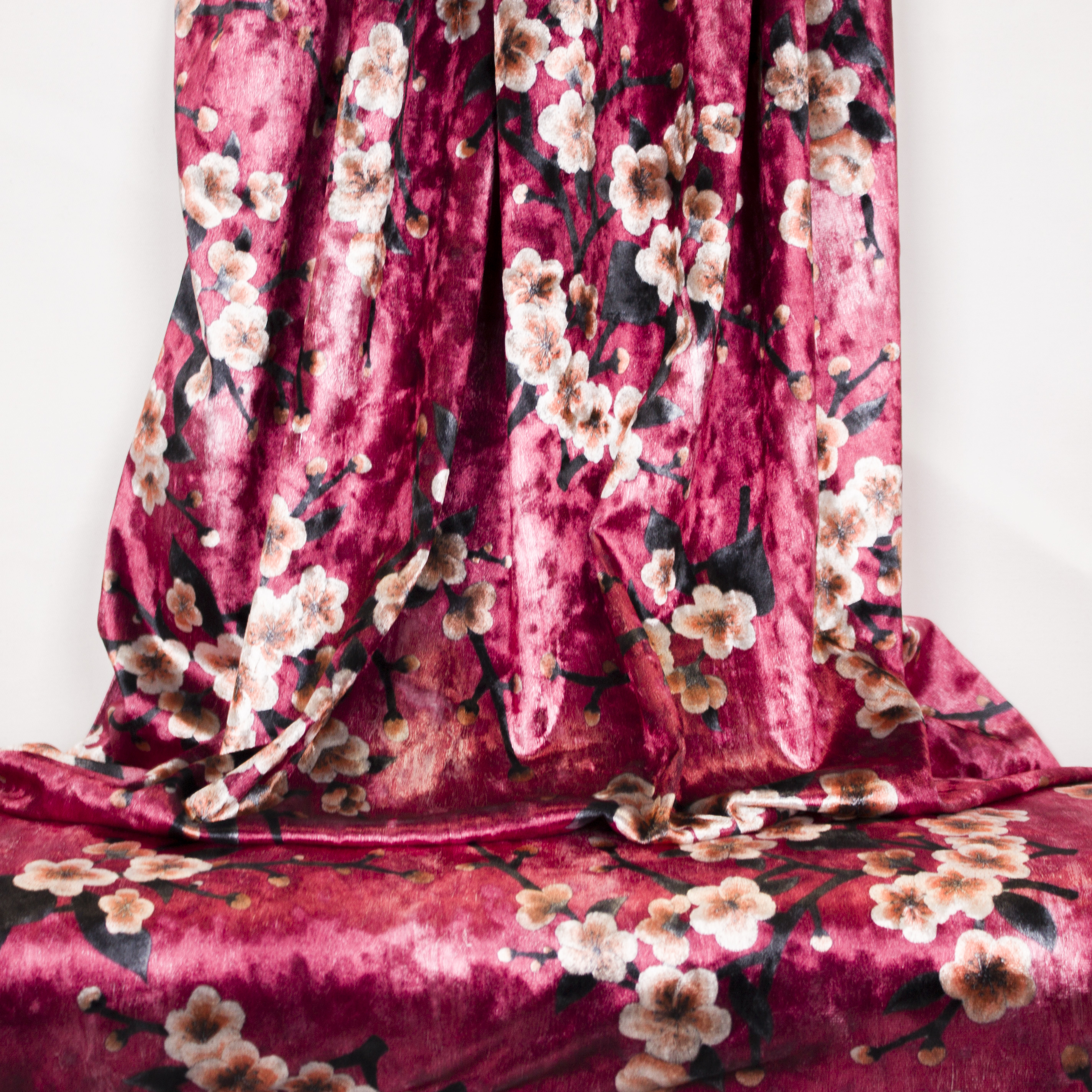 Roze polyester fluweel met bloemen