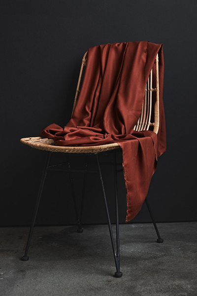 Terra cotta kleurige viscose van Mind The Maker